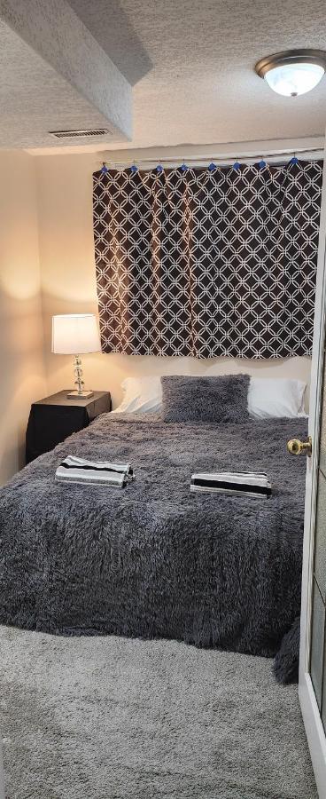 Super Luxury & Cozy Lower Level Apartment In Nw Calgary, Ab Close To Banff Экстерьер фото