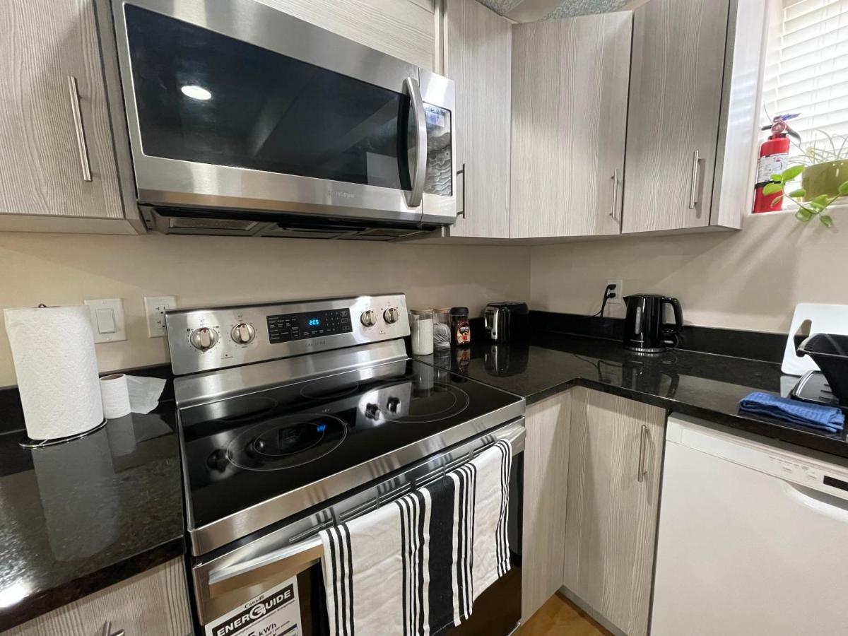 Super Luxury & Cozy Lower Level Apartment In Nw Calgary, Ab Close To Banff Экстерьер фото