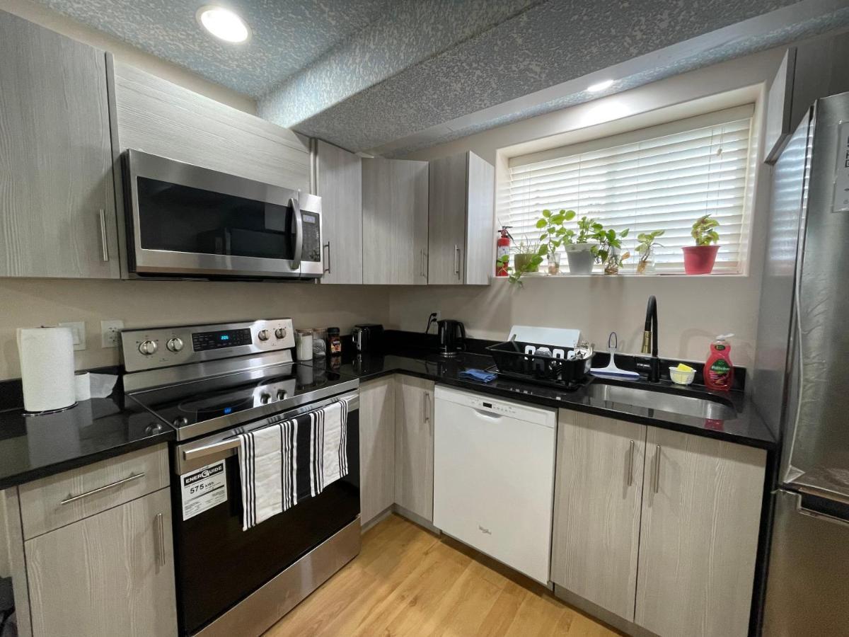Super Luxury & Cozy Lower Level Apartment In Nw Calgary, Ab Close To Banff Экстерьер фото
