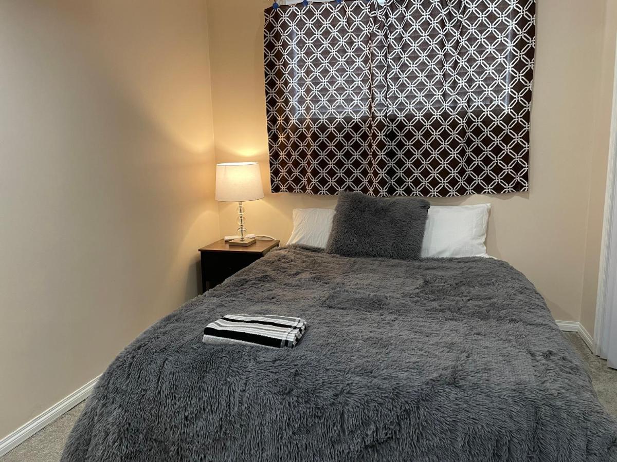 Super Luxury & Cozy Lower Level Apartment In Nw Calgary, Ab Close To Banff Экстерьер фото