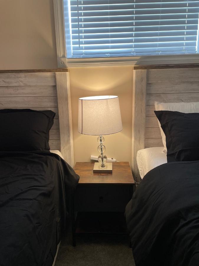 Super Luxury & Cozy Lower Level Apartment In Nw Calgary, Ab Close To Banff Экстерьер фото